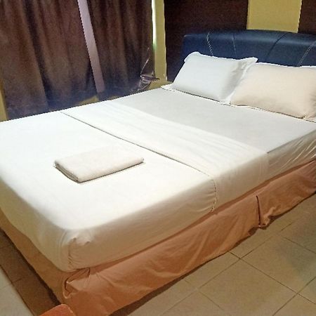 Oyo 90411 Perdana Hotel Labuan Eksteriør billede
