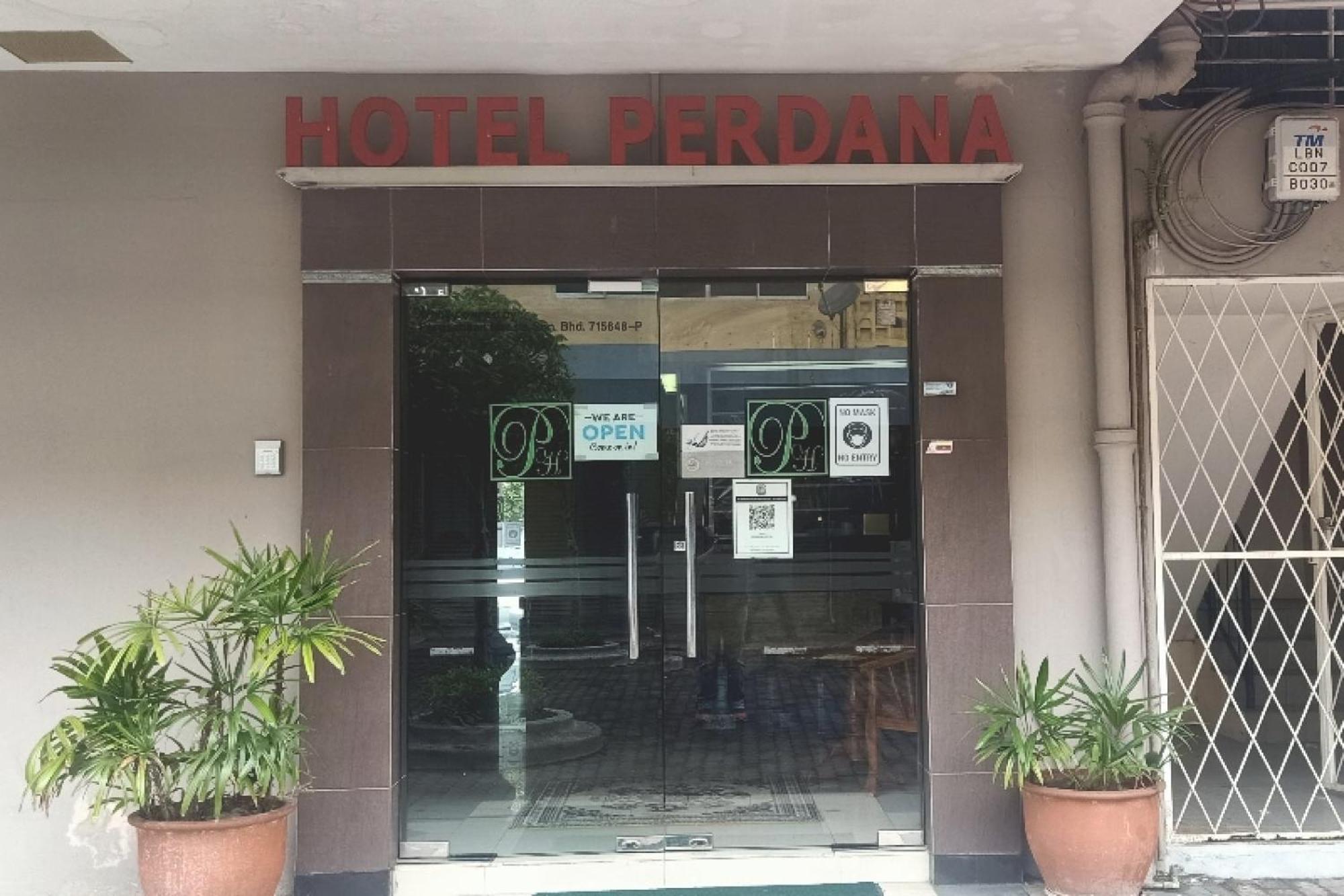 Oyo 90411 Perdana Hotel Labuan Eksteriør billede