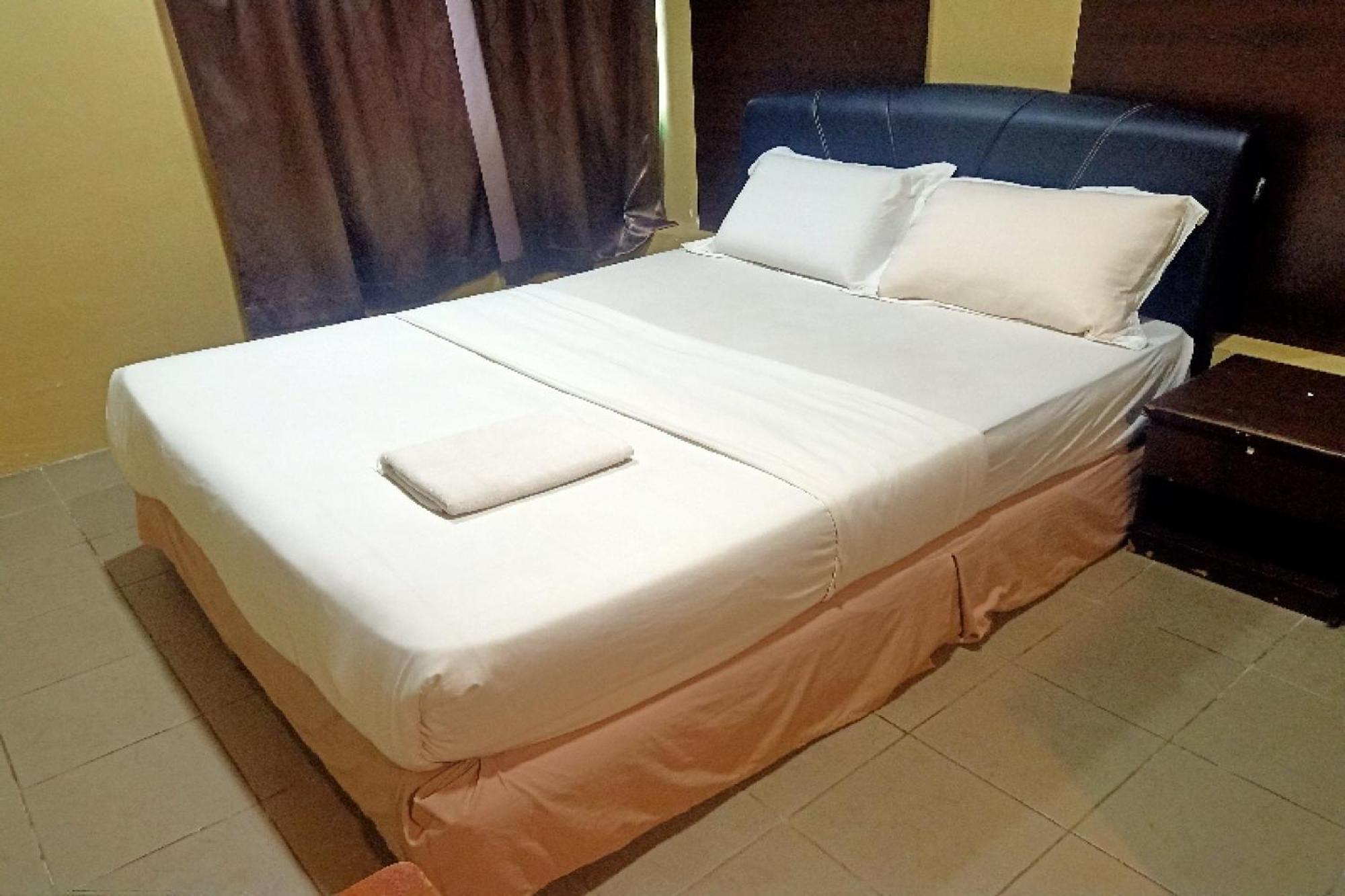 Oyo 90411 Perdana Hotel Labuan Eksteriør billede