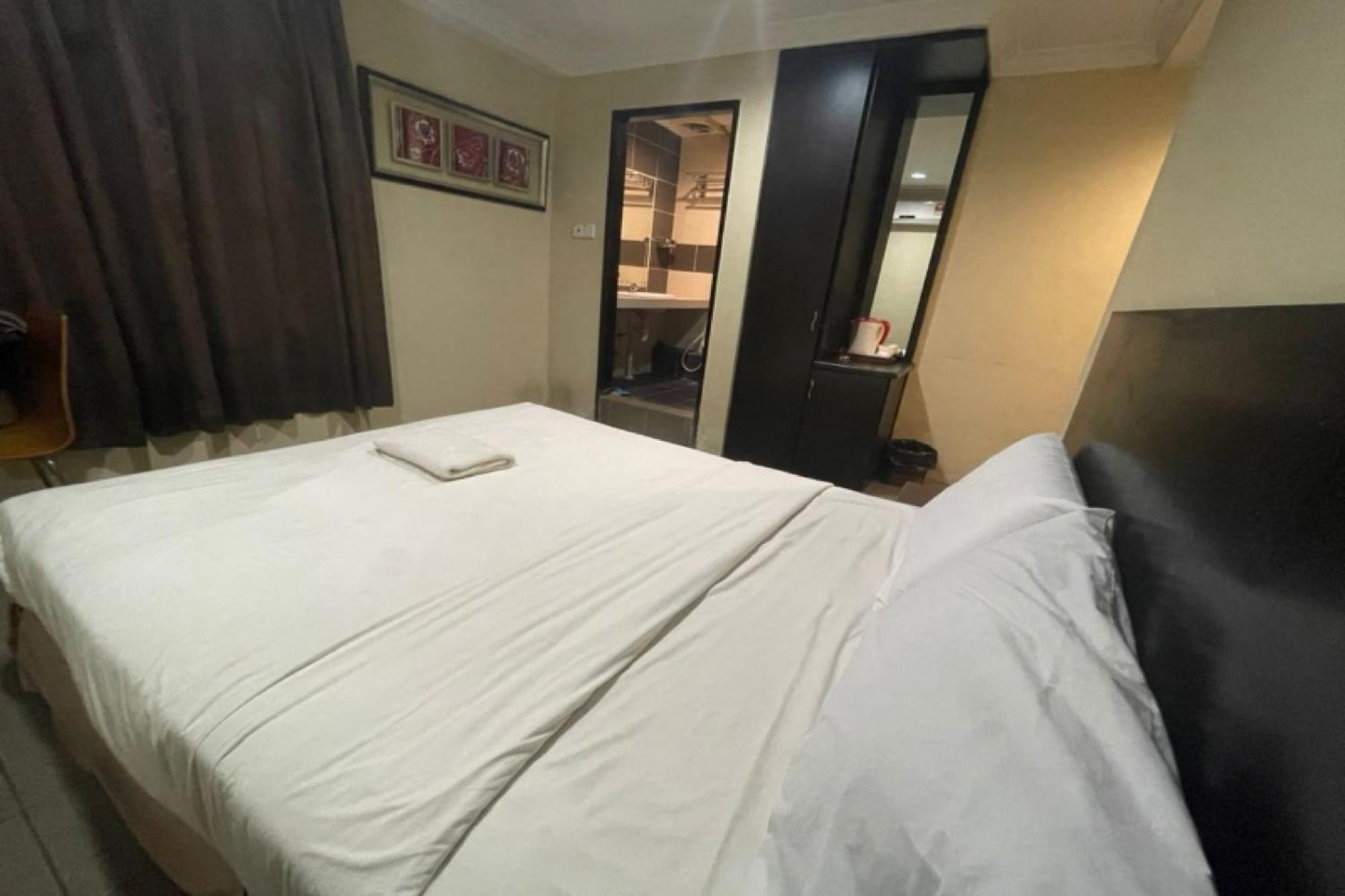 Oyo 90411 Perdana Hotel Labuan Eksteriør billede