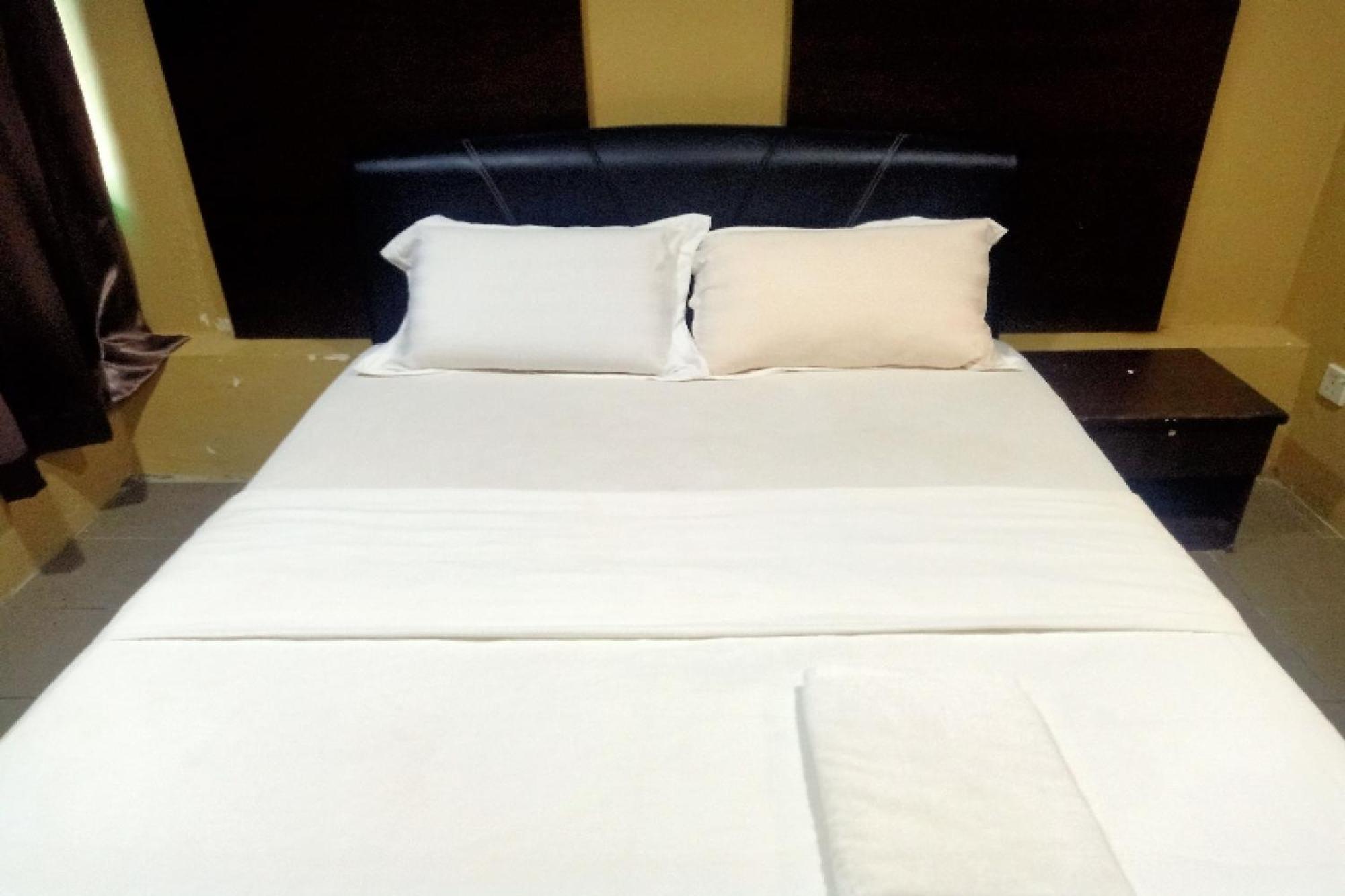 Oyo 90411 Perdana Hotel Labuan Eksteriør billede
