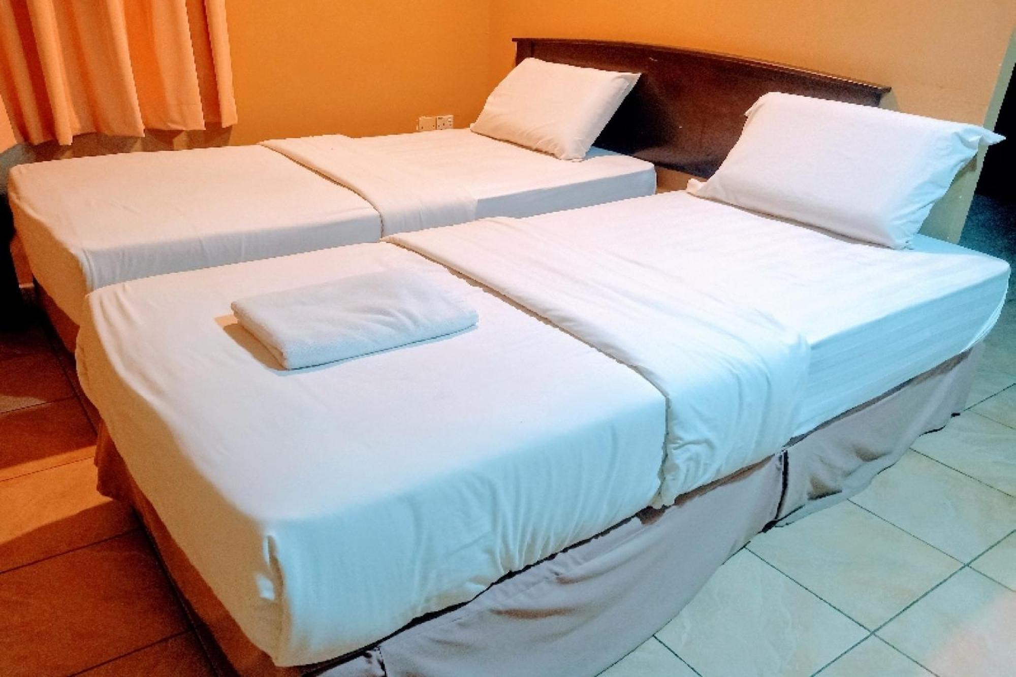 Oyo 90411 Perdana Hotel Labuan Eksteriør billede